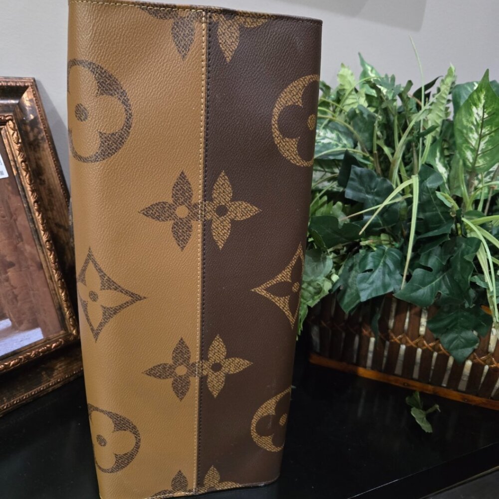 Pristine Authentic Lv On The Go Reverse Mono Gian… - image 6
